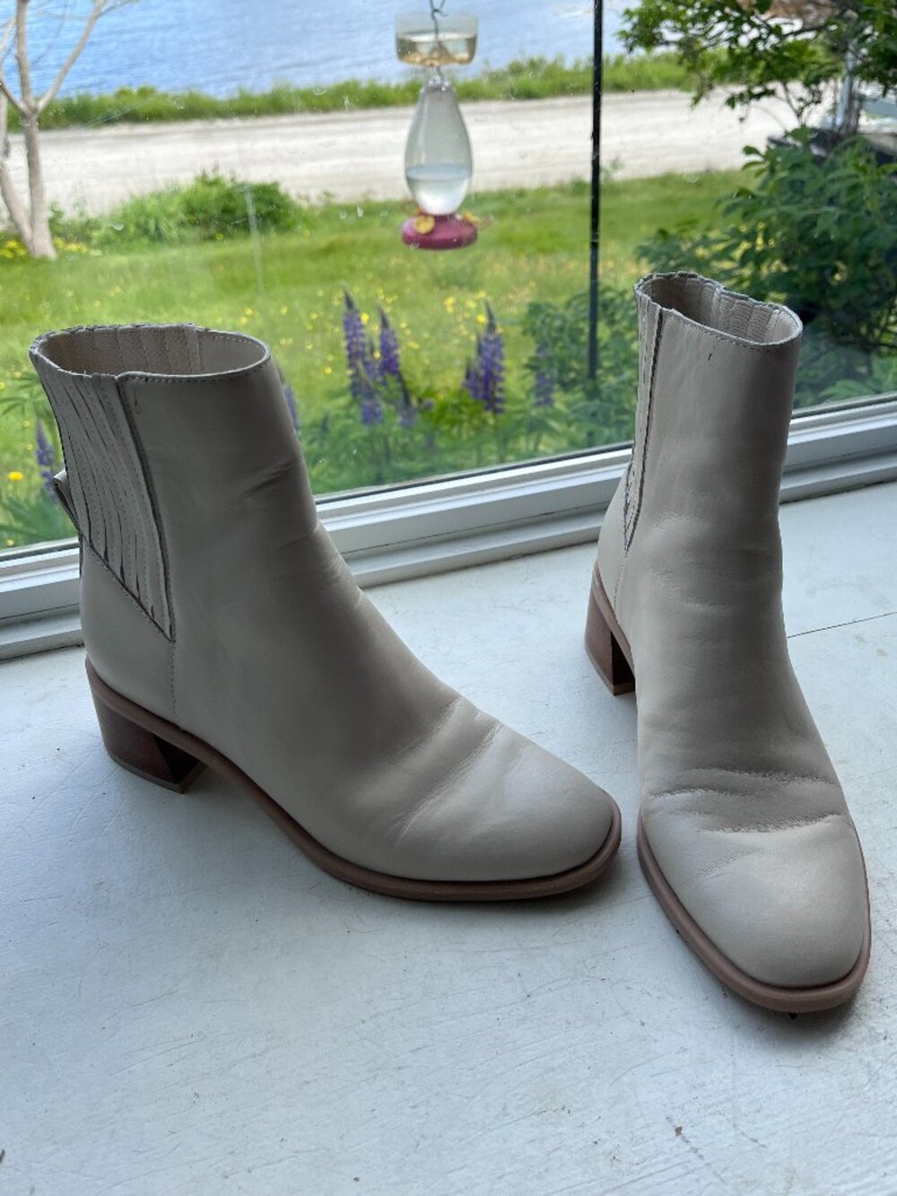Cream Dolce Vita Ankle Boots Size 6.5